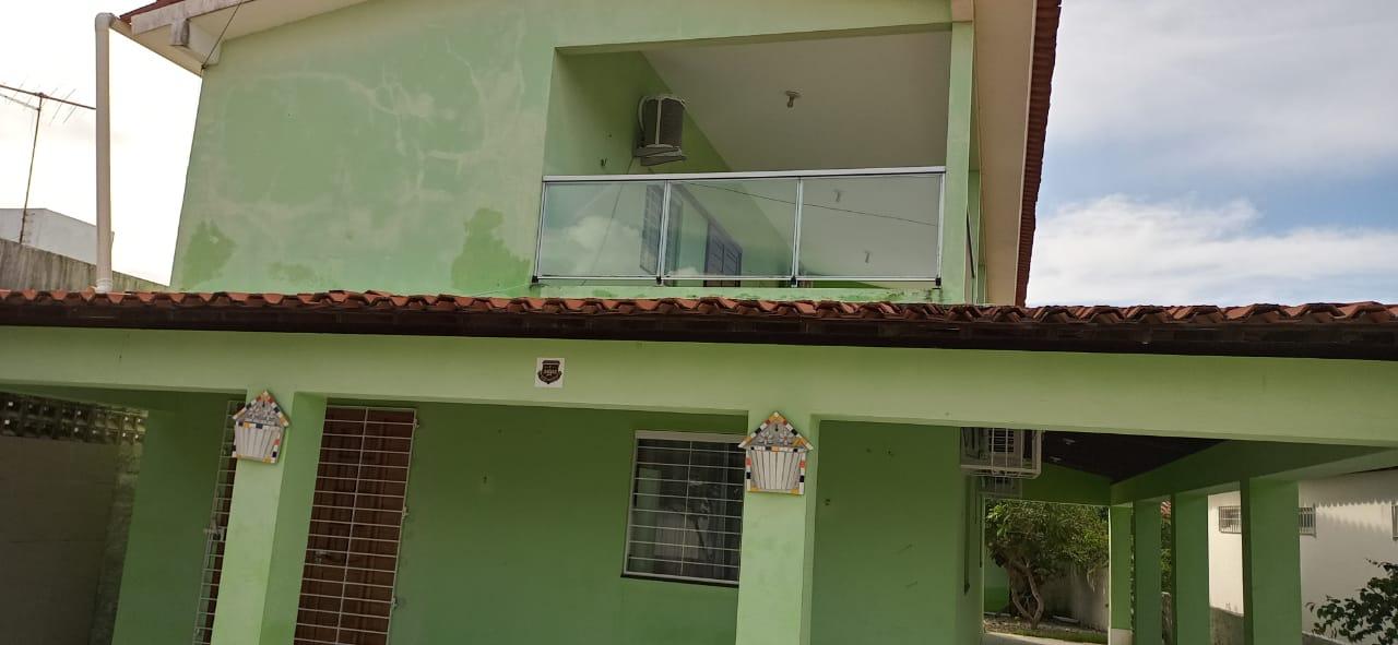 Casa à venda com 4 quartos, 200m² - Foto 2