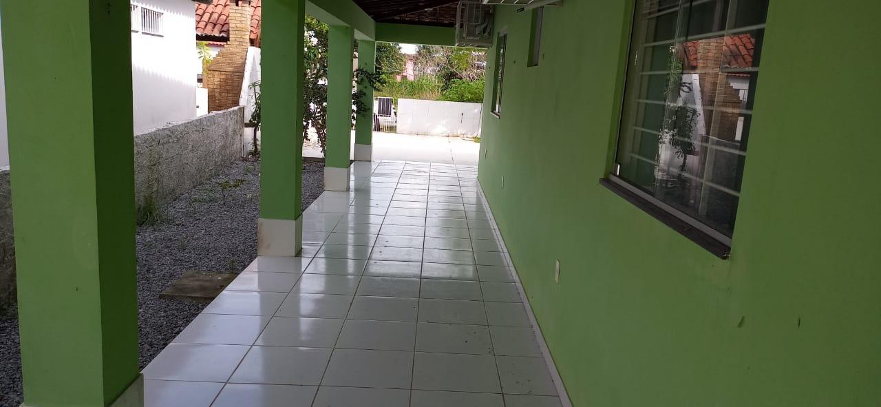 Casa à venda com 4 quartos, 200m² - Foto 5