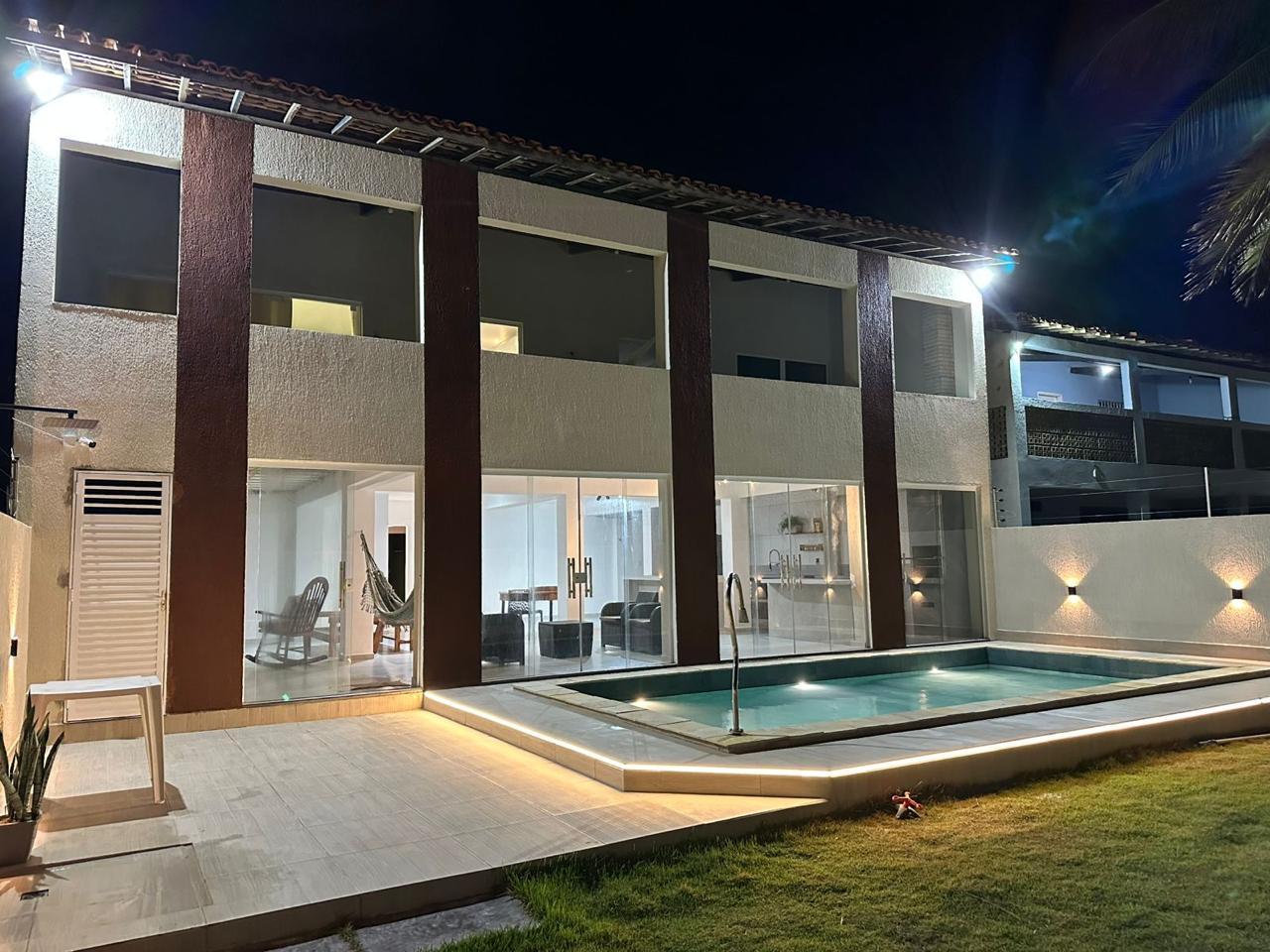 Casa à venda com 4 quartos, 420m² - Foto 2